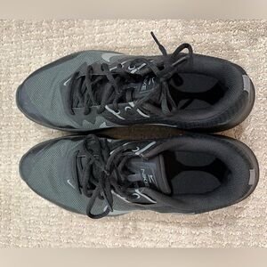 Nike Men's Gray and Black Sneakers